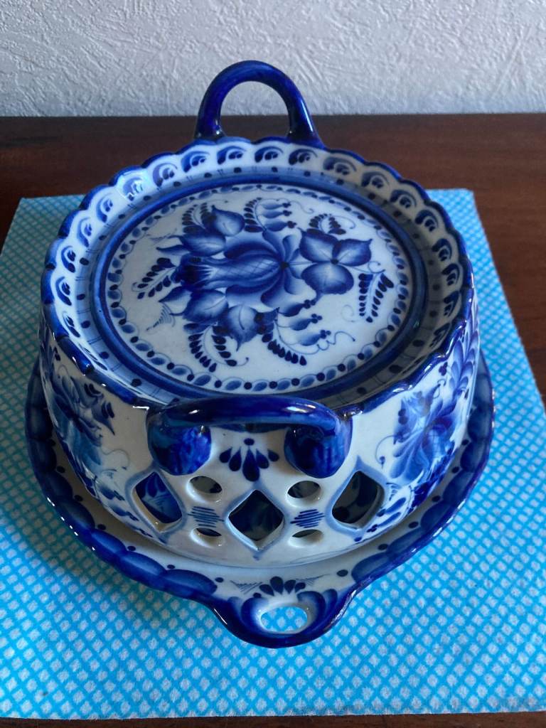 Vintage Gzhel Porcelain Russian Porcelain Blue & White Divided  egg Serving plate and cover
