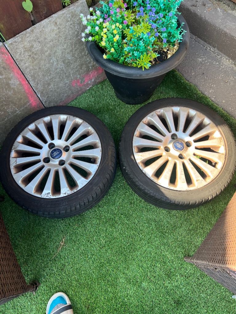Two fiesta titanium alloys with riken tyres
