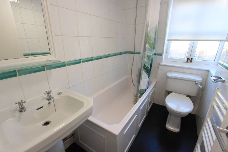 SOHO. TOTTENHAM Court Road, Covent Gardens. Studio W1T