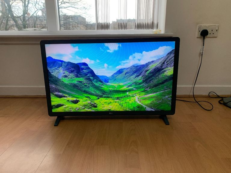 LG 32 inch Smart TV 
