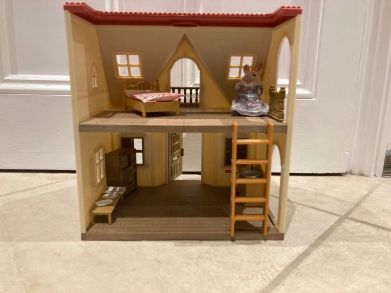 Sylvanian Families Small House set.