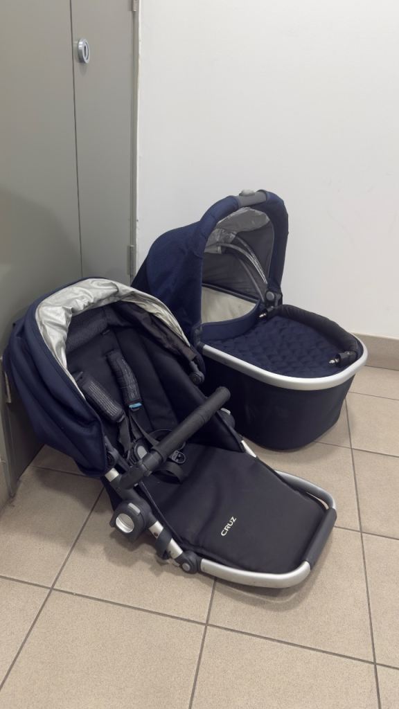 Uppababy Cruz pram seat set and Carrycot Navy Blue