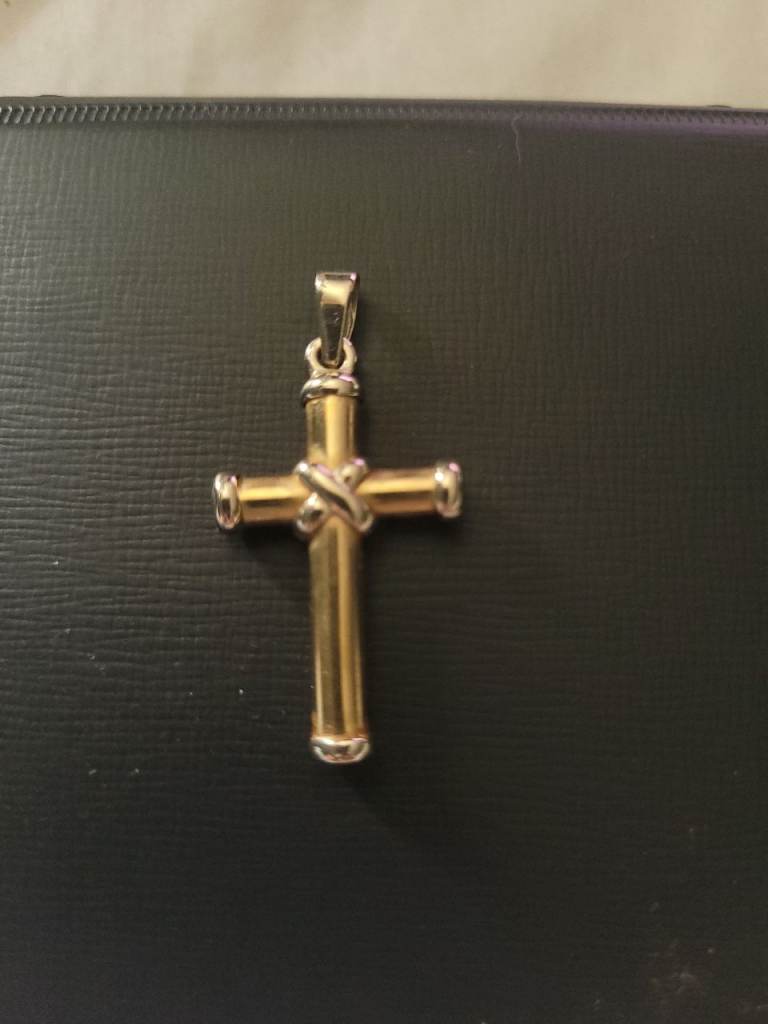 9ct Gold Cross
