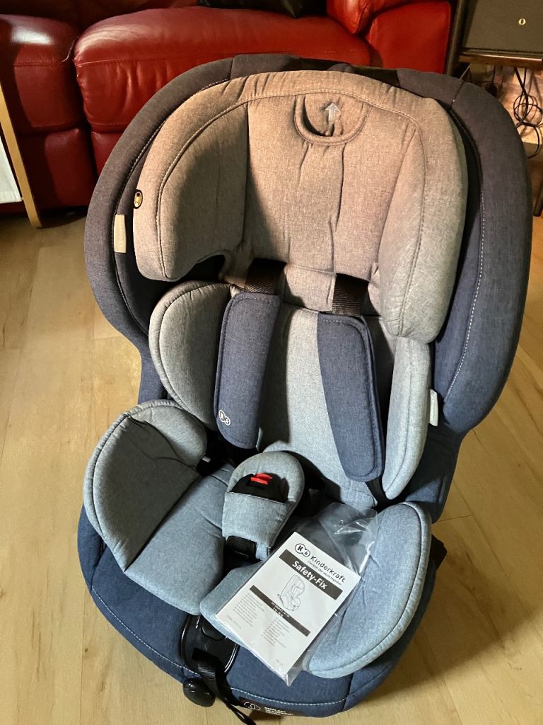 Child’s car seat 