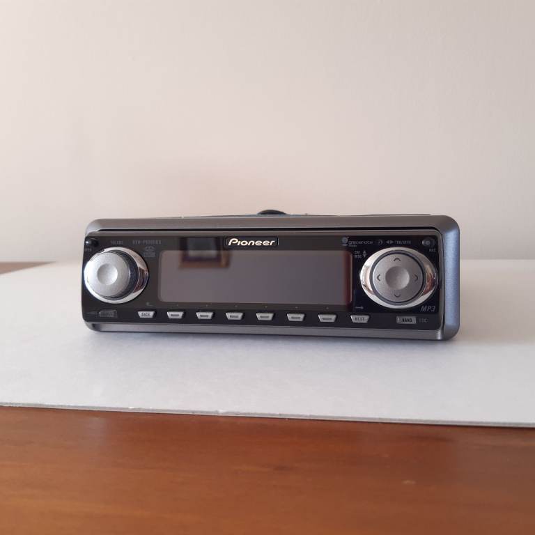 Pioneer DEH-P900 HDD - Pioneer hard drive music server