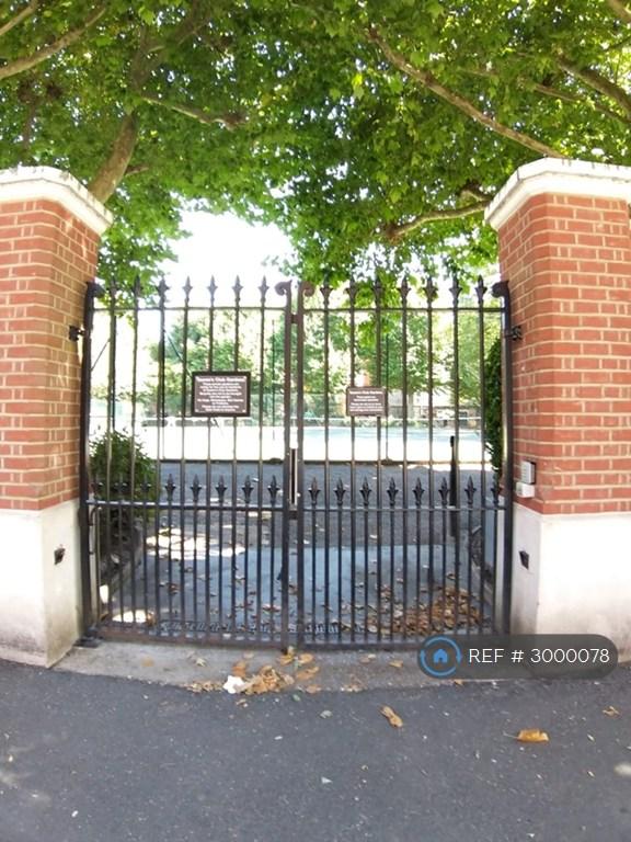 2 bedroom flat in Evelyn Mansions Queens Club Gardens, London, W14 (2 bed) (#3000078)