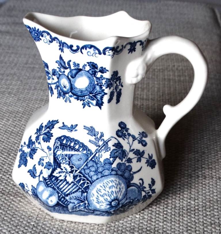 VINTAGE MASONS IRONSTONE OCTAGONAL JUG BLUE FRUIT BASKET PATTERN 5IN HEIGHT