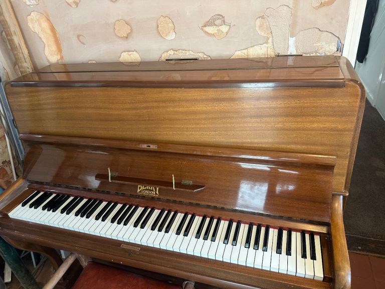 Berry of London piano and seat