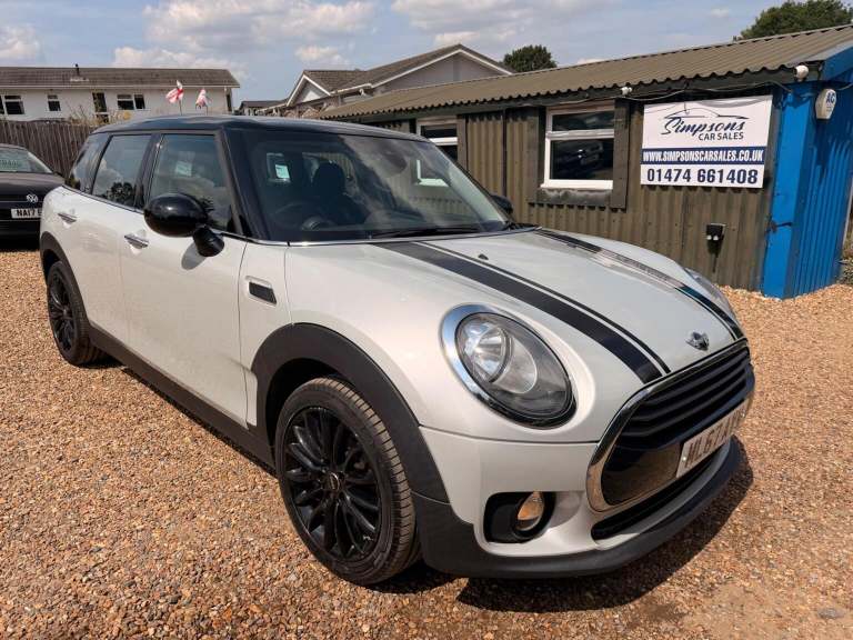 MINI CLUBMAN 1.5 Cooper (Black Pack) Euro 6 (s/s) 6dr (silver) 2017