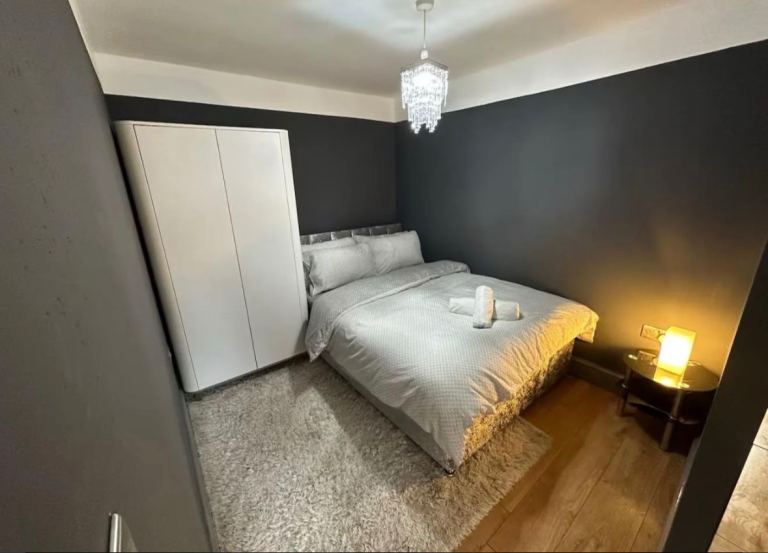 Studio Flat, Chestnut Grove, CR4