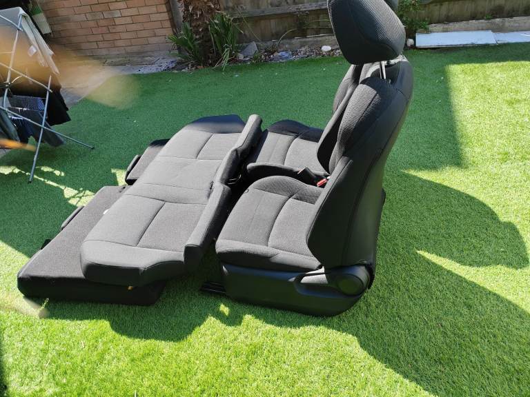 TOYOTA C-HR DYNAMIC SEATS SET FRONT AND REAR 68 PLATE. FIT 2016 - 2023