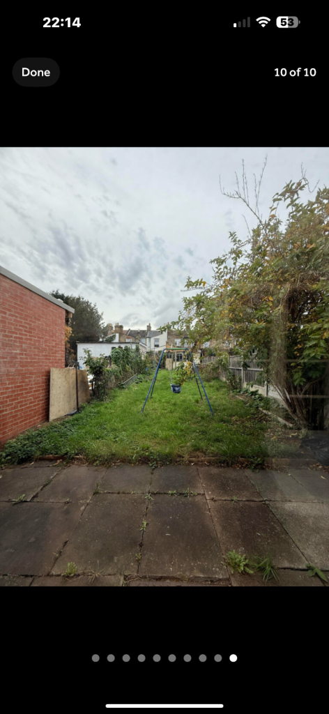 image for 3 bedroom terraced house Dersingham Ave