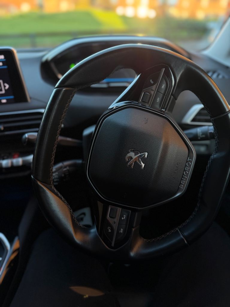 Peugeot, 3008, Hatchback, 2018, Manual, 1499 (cc), 5 doors