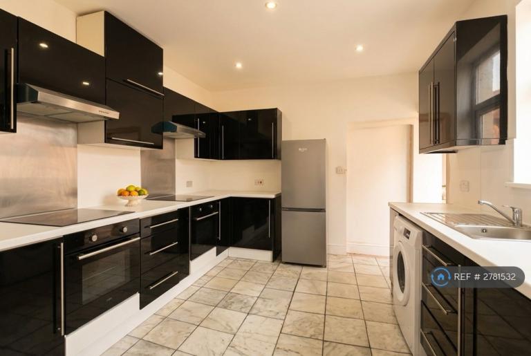 6 bedroom house in Falkner St, Gloucester, GL1 (6 bed) (#2781532)