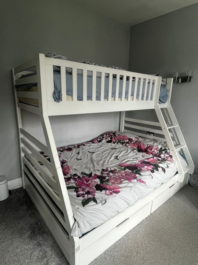 Bunk bed
