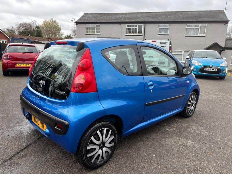 2010 Peugeot 107 1.0 12V Urban Hatchback 3dr Petrol 2 Tronic Euro 4 (68 ps) Hatchback Petrol Auto...