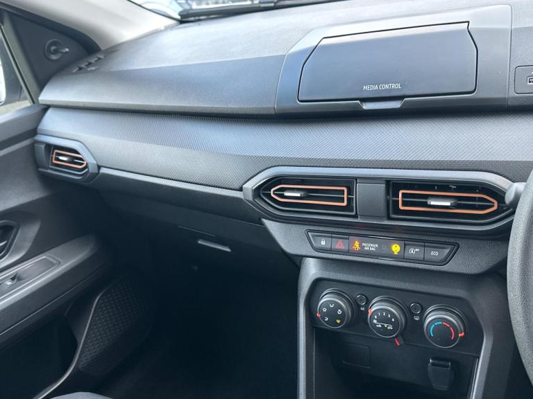 2023 Dacia Sandero Stepway 1.0 TCe Essential Euro 6 (s/s) 5dr HATCHBACK Petrol Manual