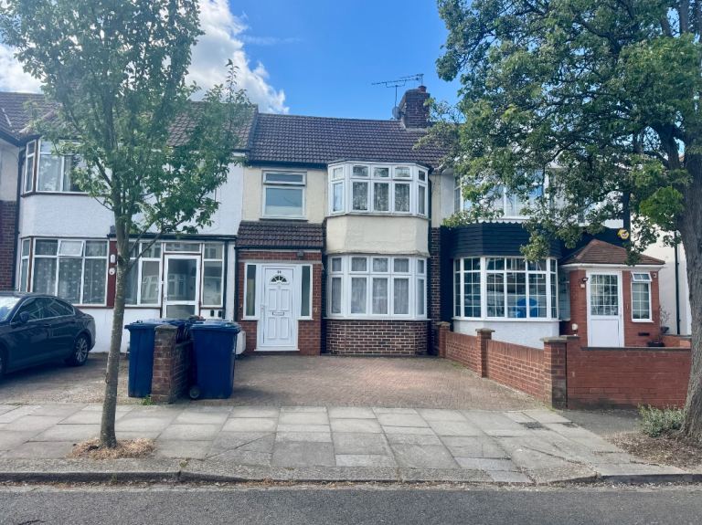 One Bedroom Flat To Rent - Coniston Avenue, Perivale, Greenford, UB6 8EE