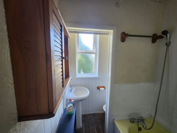 2 Bedroom First Floor Flat to Let on Mansfield Road Ilford IG1 3BB