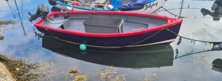 Fishing boat 