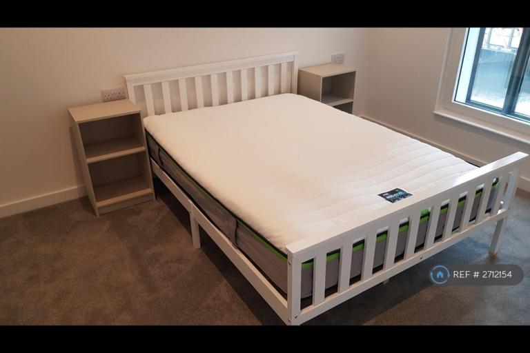 2 bedroom flat in Wharf End, Trafford Park, Manchester, M17 (2 bed) (#2712154)