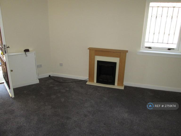 2 bedroom flat in New Street, Stevenston, KA20 (2 bed) (#2759174)