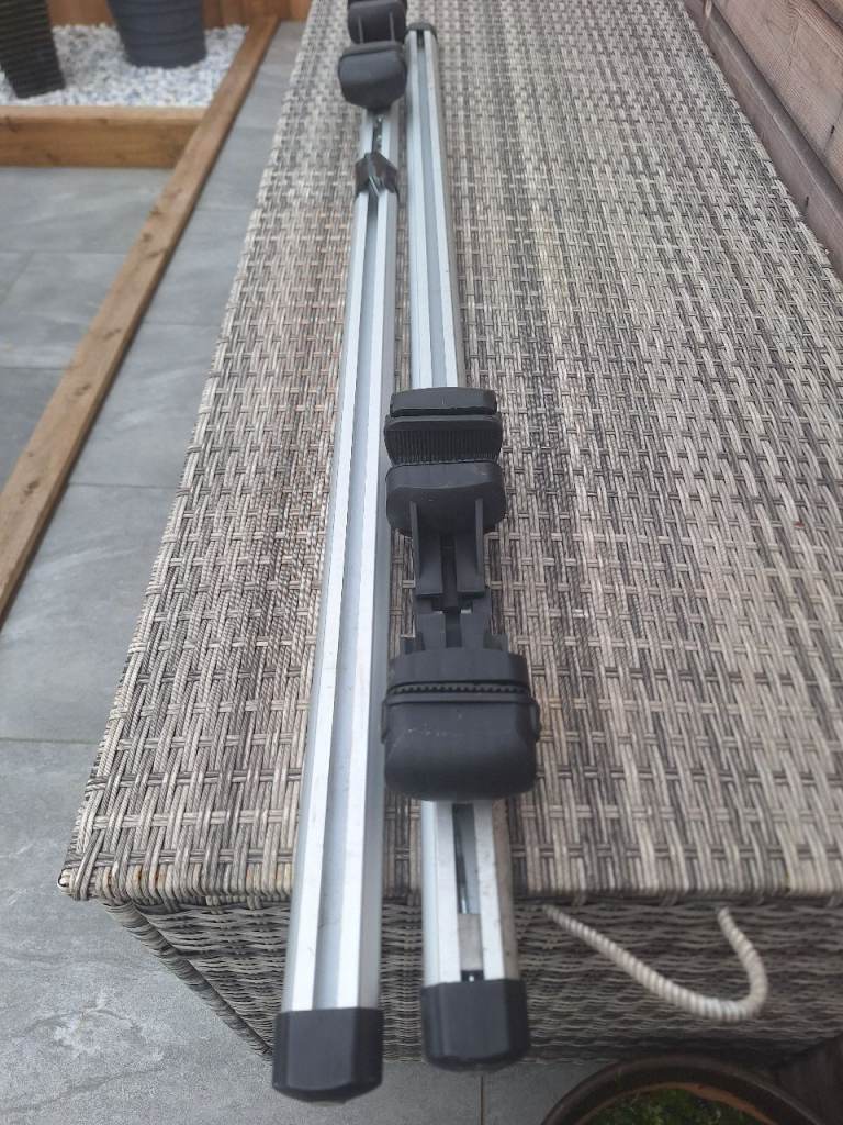 Roof bars
