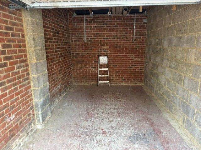 Garage for rent
