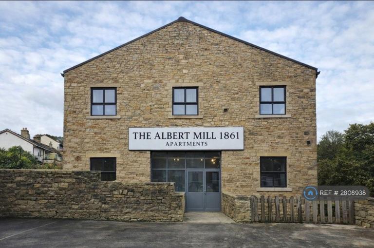 3 bedroom flat in Park Road, Rossendale, BB4 (3 bed) (#2808938)