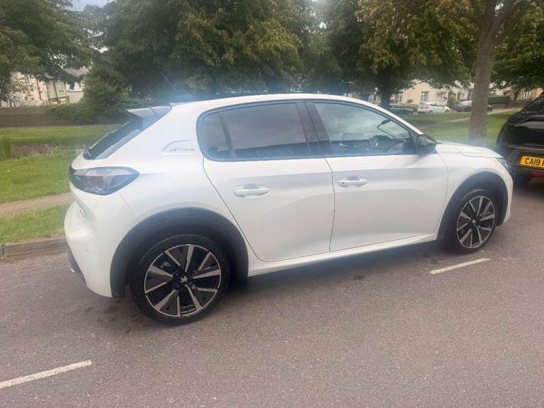 Peugeot, 208, Hatchback, 2020, Manual, 1199 (cc), 5 doors