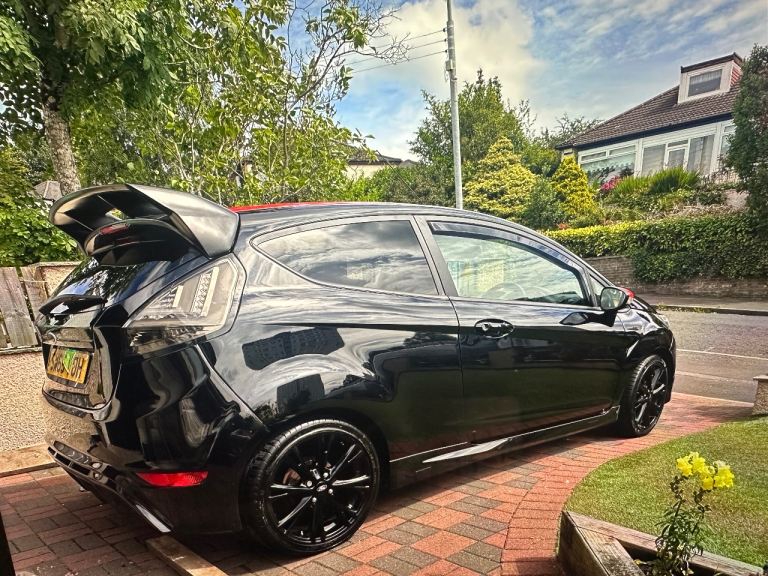 Ford FIESTA, ST LINE,new mot low tax