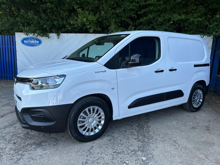 2022 Toyota ProAce Icon Van 50kWh EV Electric Auto Van In White PANEL VAN Electric Automatic