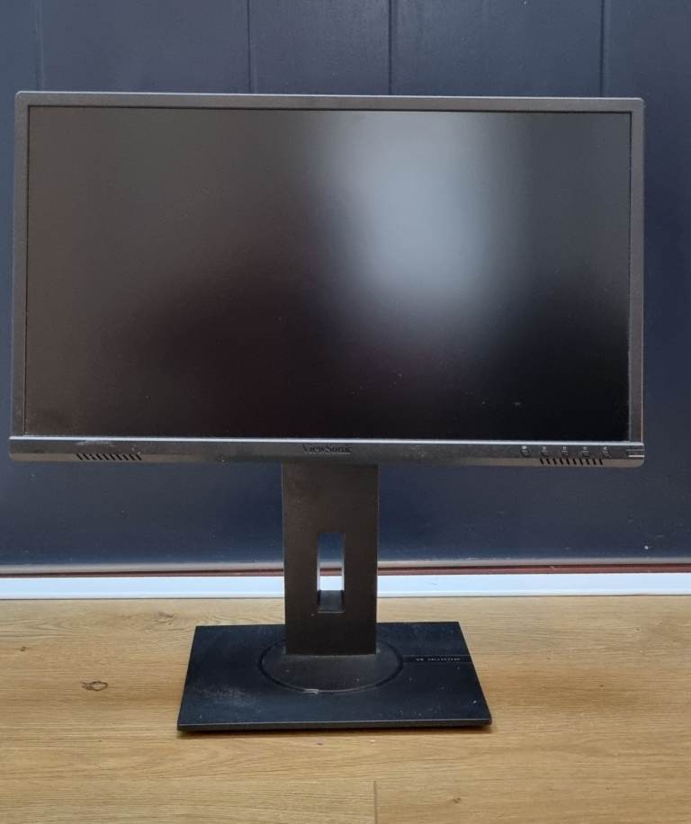 Like New - ViewSonic VG2240 Model VS19142