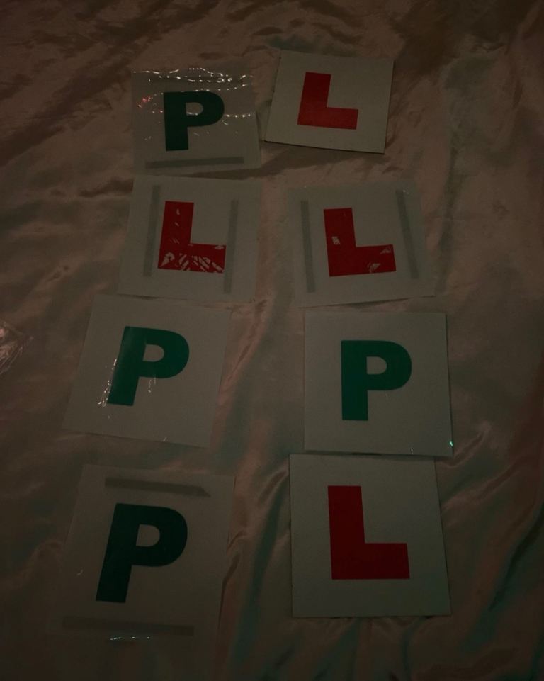Learner Driver Interior Rear View Dipping Mirror with L & P Plates Kit.