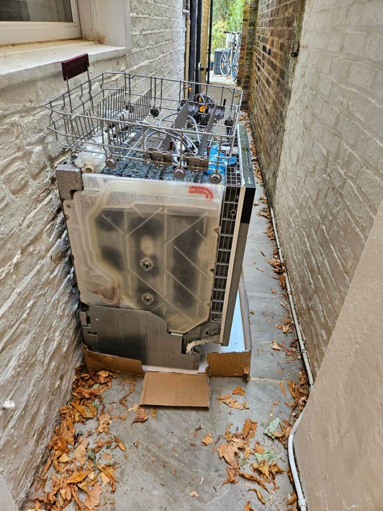 Neff Integrated Dishwasher - working but poorly