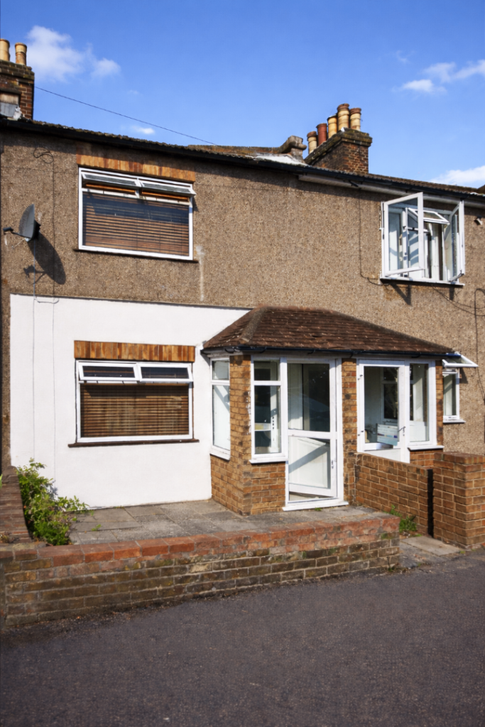 10 Stonecroft Road  DA8 1HP  - Available Now!