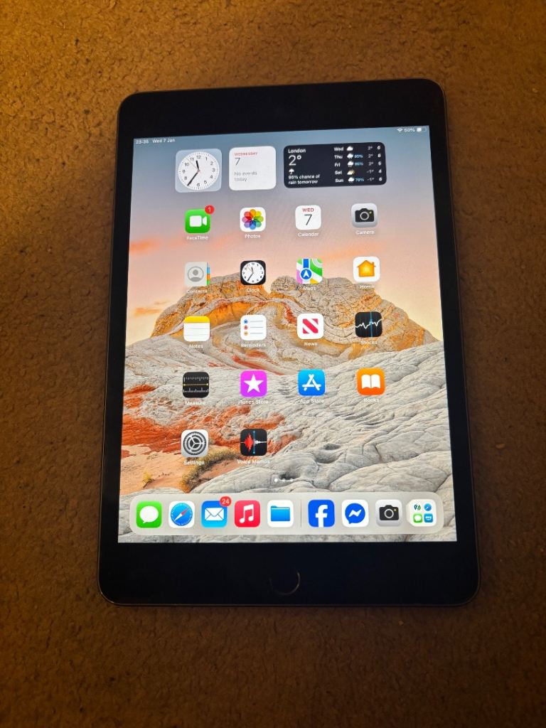 iPad mini 5 64gb in very good condition. 