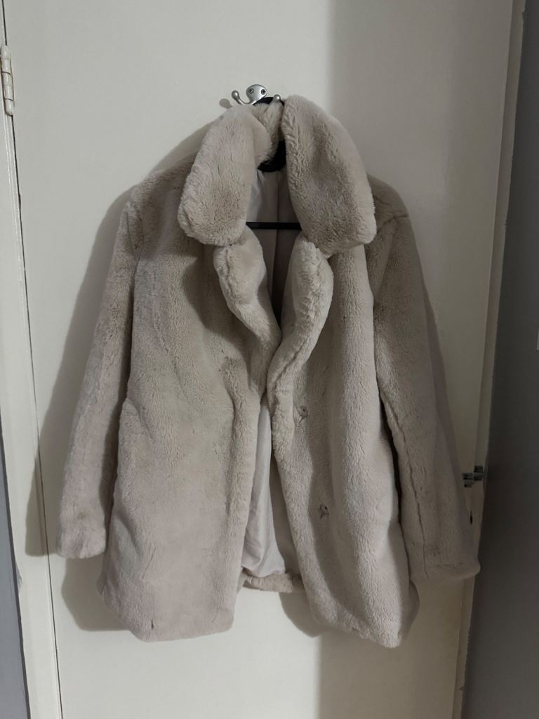 image for H&M Divided Cream Faux Fur Jacket Size Extra Small