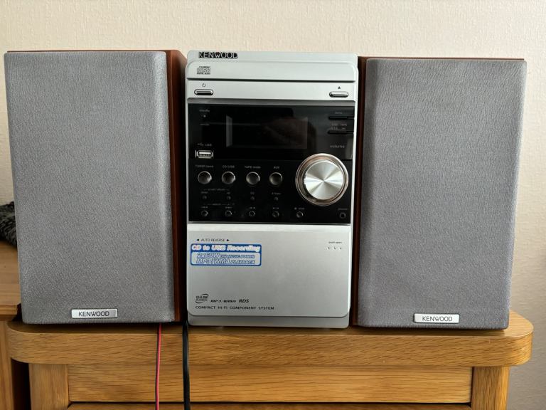 Kenwood Compact CD/Tape HiFi system 