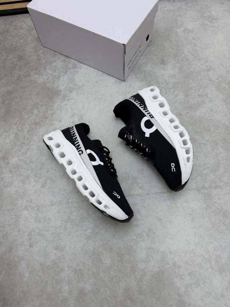 QC Trainers Mens Pre Loved 
