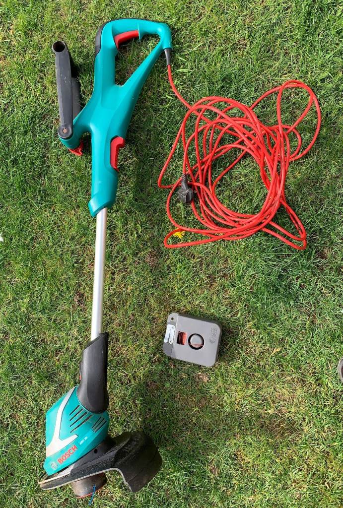 Bosch Easyhedgecut ART30 garden strimmer