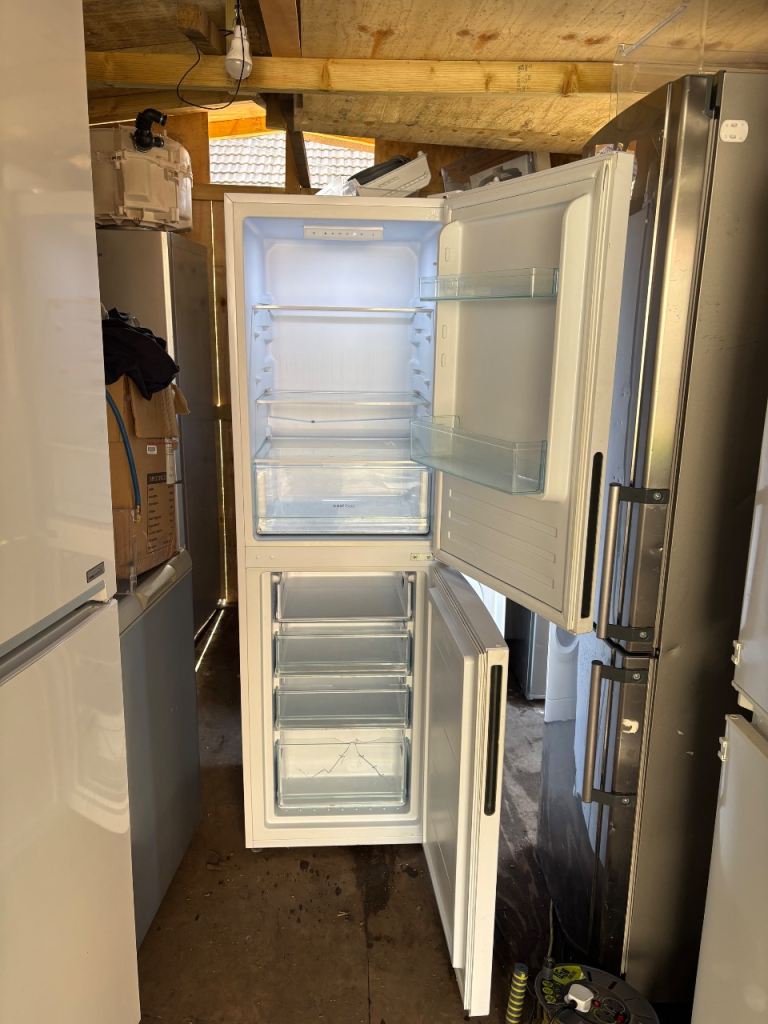 Candy fridge freezer CCT3L517FWK— free delivery