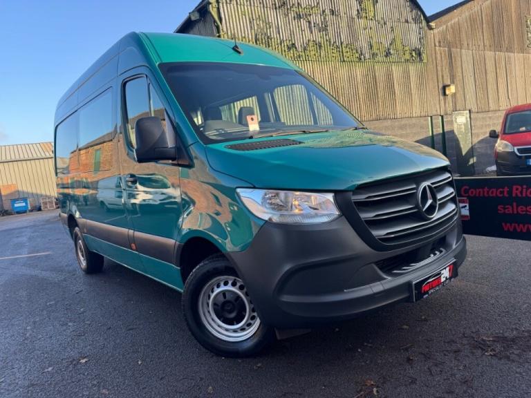  Mercedes-Benz Sprinter SPRINTER 2.1L 314CDI 3.5t H2 L2 RWD WINDOW COMBI CREW