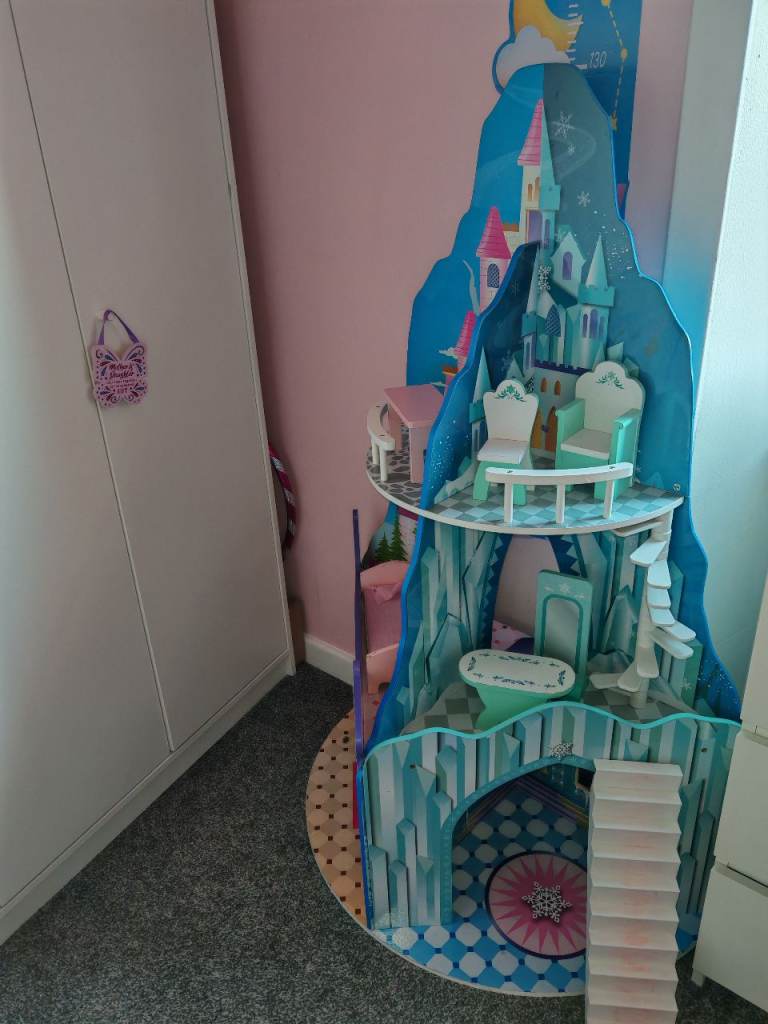 Large Wooden Frozen Castle 