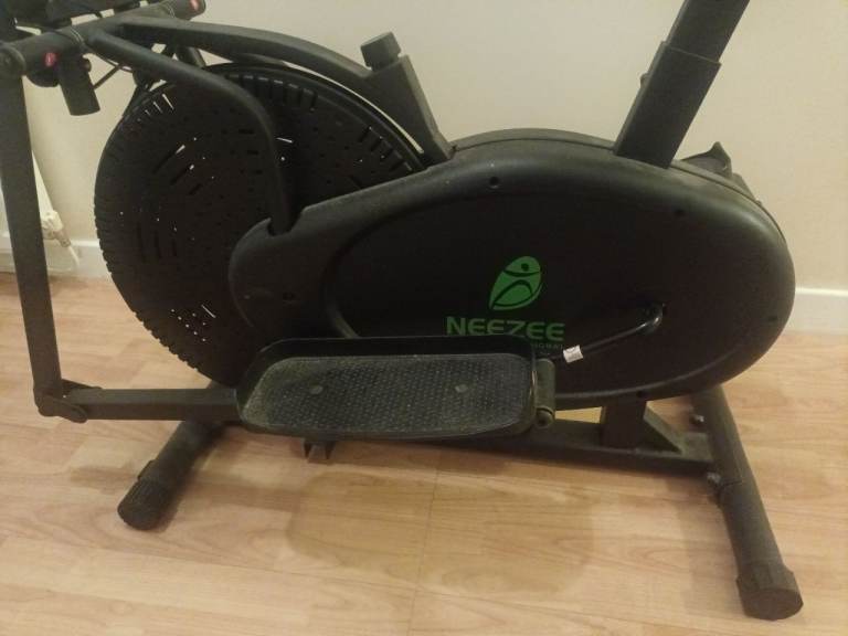 NeeZee Professional Cross Trainer 