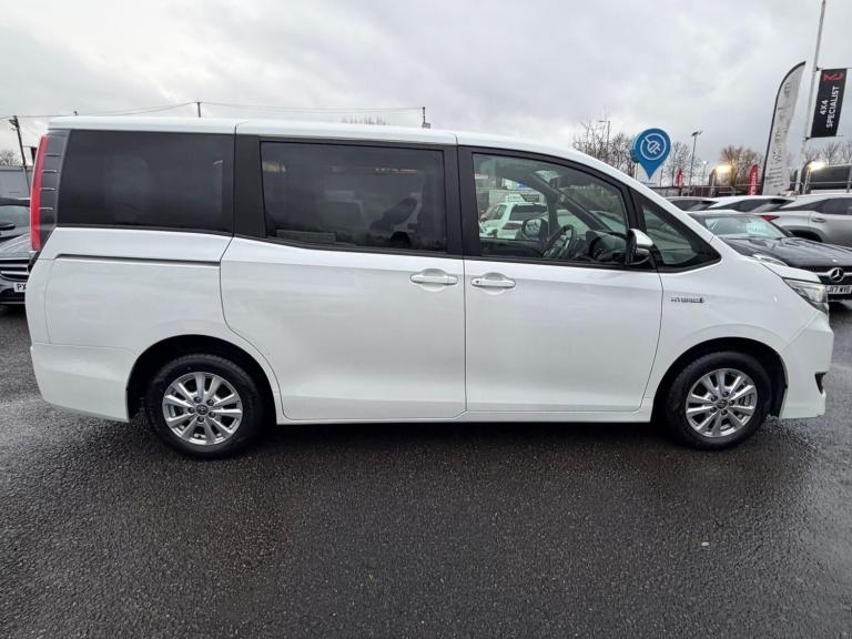  Toyota Noah 1.8 Petrol/Hybrid 7 Seater 5dr Petrol/Electric Hybrid Automatic