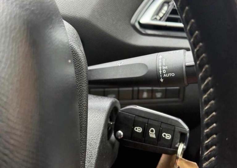 2016 Peugeot 308 1.2 PureTech 130 Allure 5dr HATCHBACK PETROL Manual