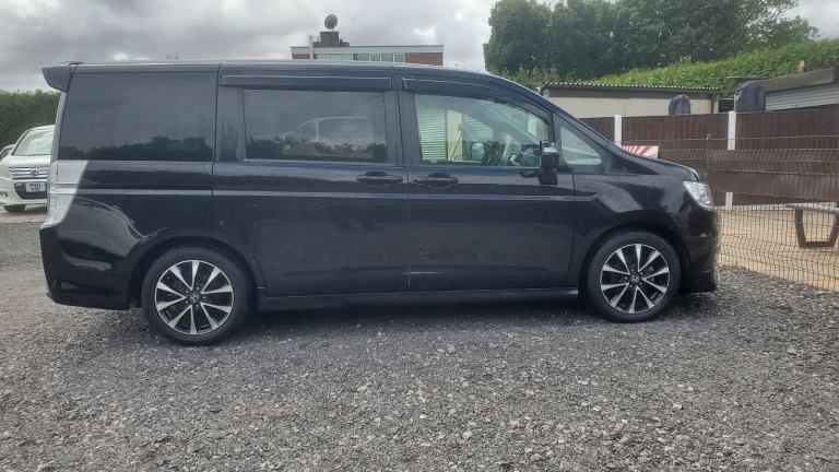 Honda stepwagon spada 2.0 automatic 8 seater fresh japanese import 46k 2010