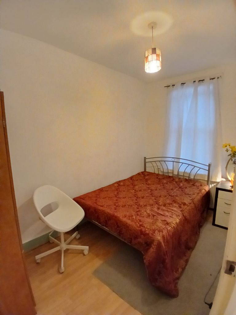 Gour bed property available near Upton park 