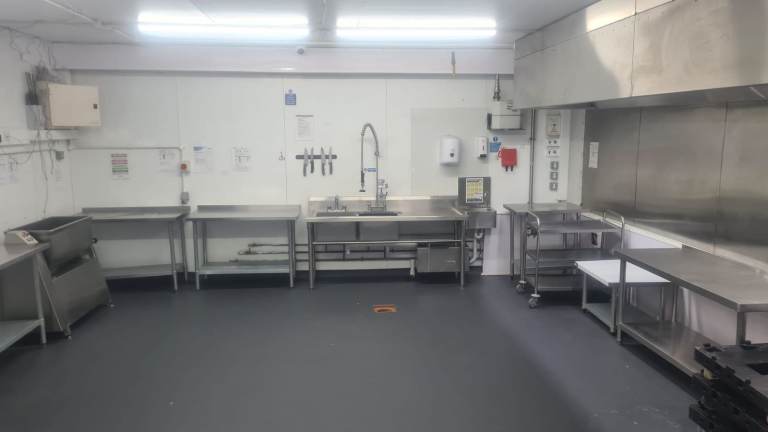 Large CPU Kitchen with Cold and freezer Storage  1300SQFT - 24/7 Access.